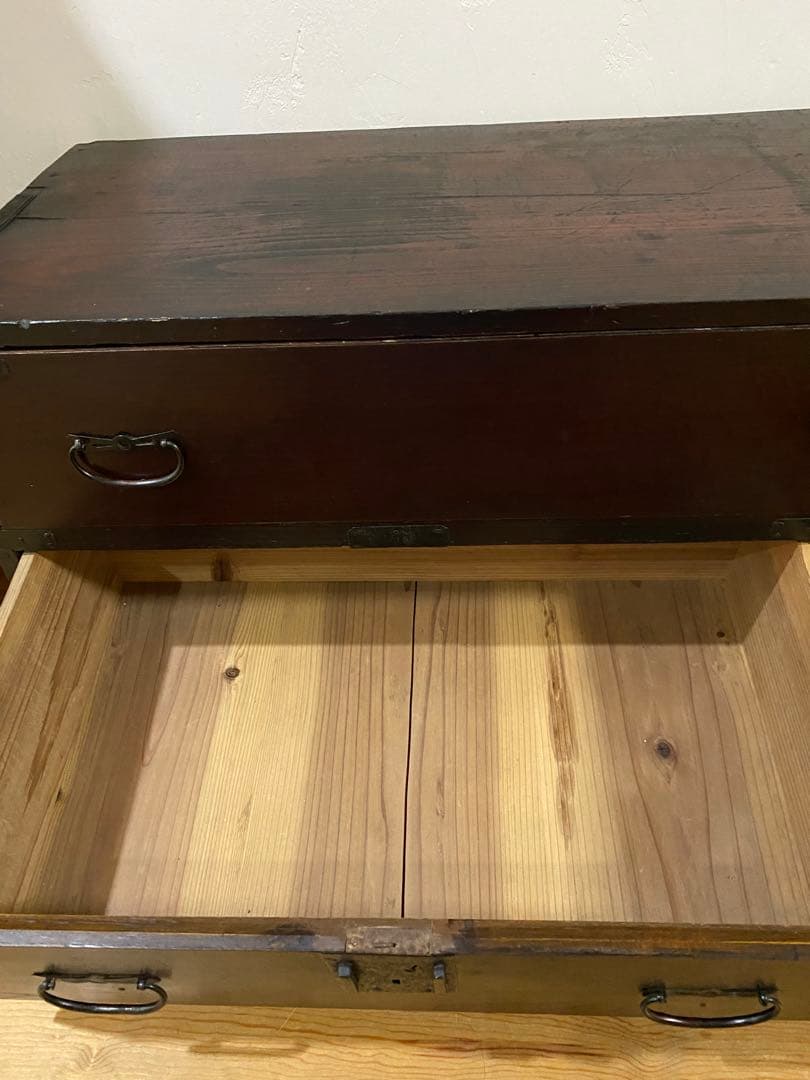 骨董箪笥　刀箪笥　アンティークチェスト　鉄足付き