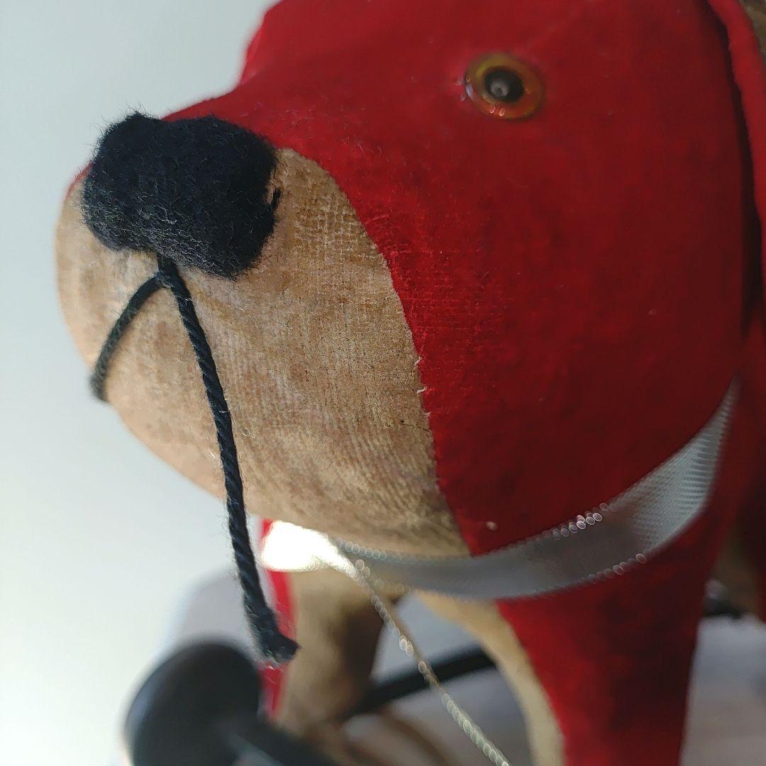 アンティーク人形　赤い犬の引きぐるま玩具