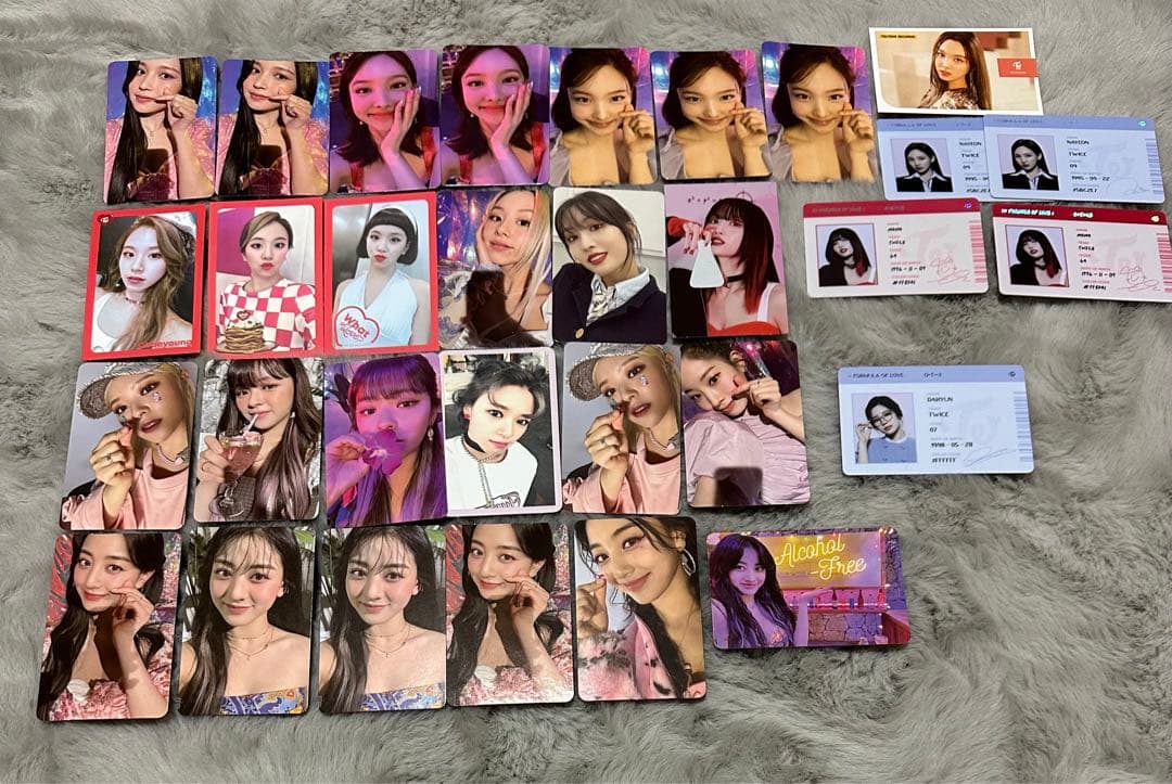 TWICE まとめ売り　(10万円相当)