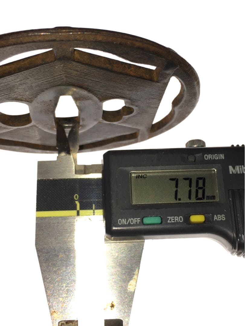 S12六角透かし鉄鍔・大小鍔一対 木箱付 武具・刀装具