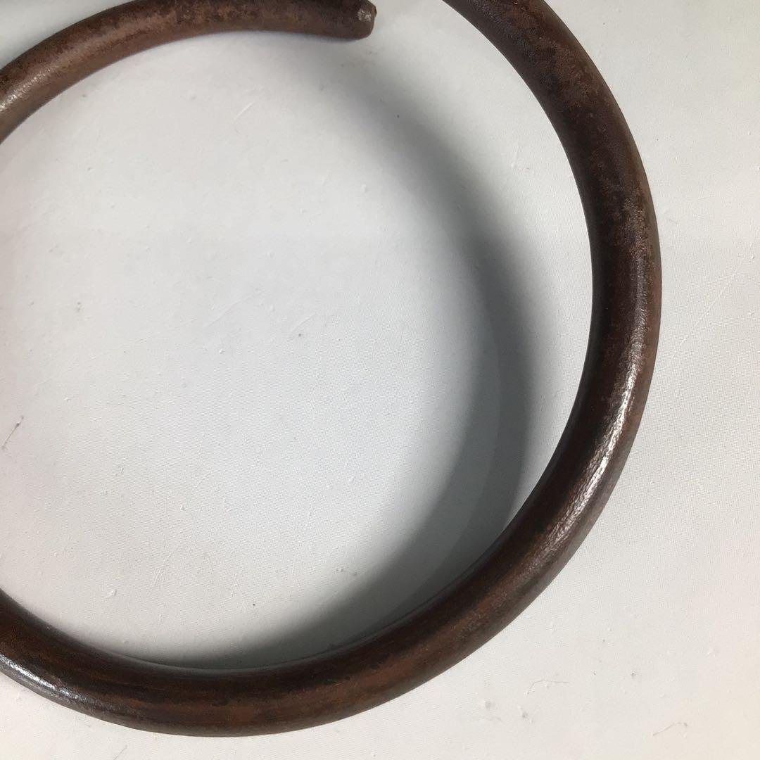 Ｎ５２４　釜釻　『加藤忠三郎(了三)造』『鉄製』『釜鐶』　共箱　茶道具