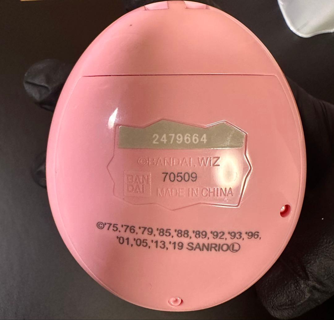 バンダイ　たまごっちみーつ サンリオ ピンク＆ネックストラップ2点セット