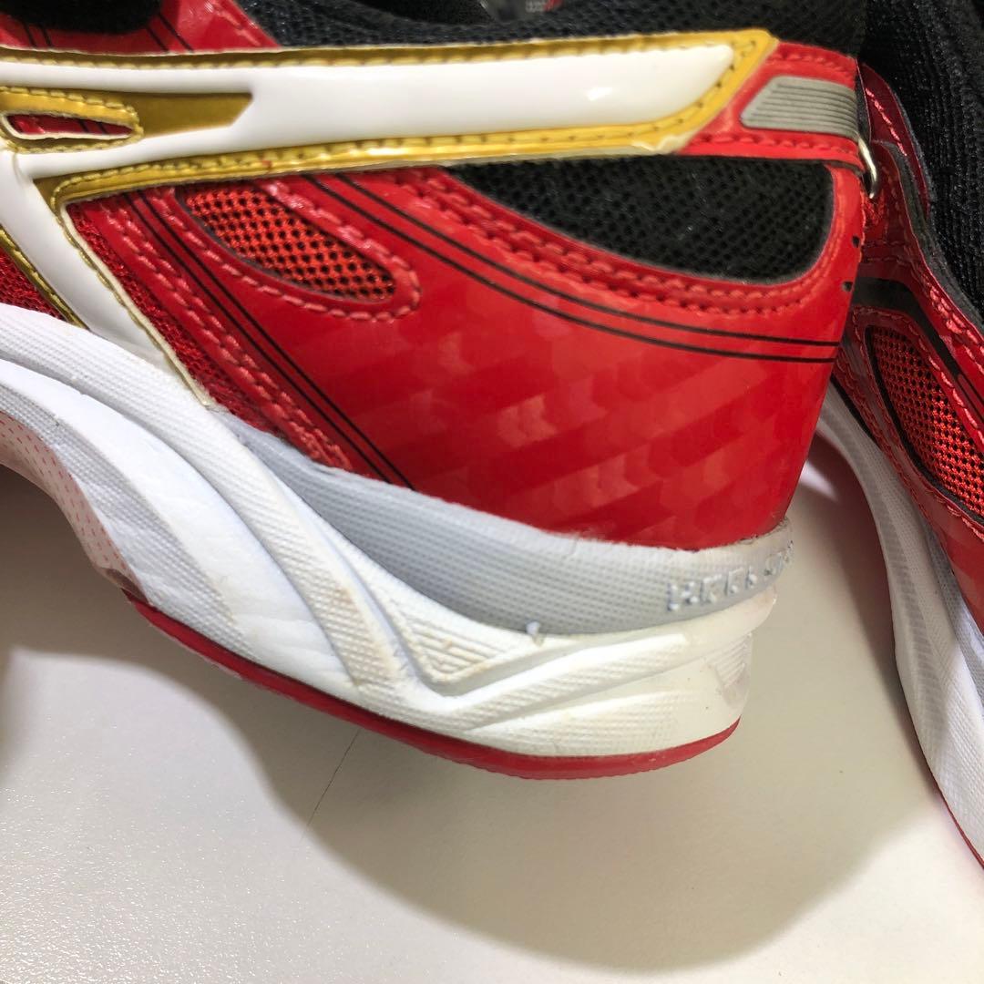 64】asics トレーニング シューズ 赤 3本ベルト 25cm アシックス
