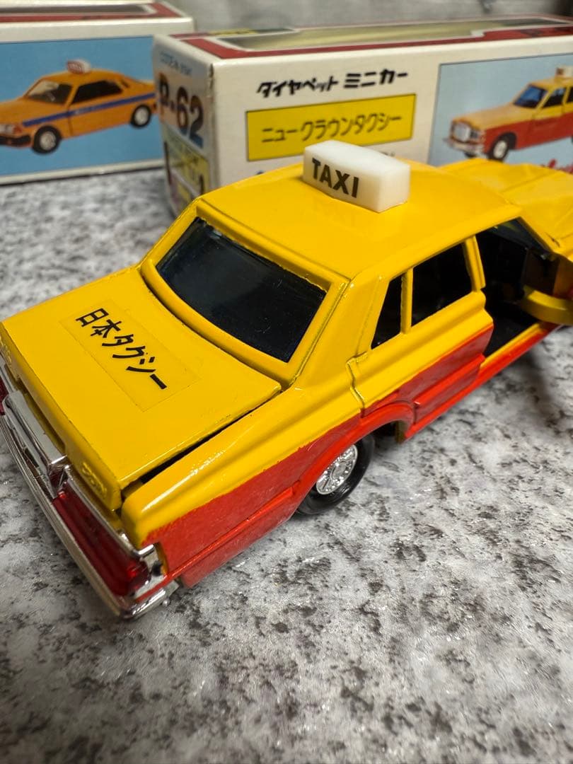 ダイヤペット　タクシー四種　日産セドリック　ニュークラウン
