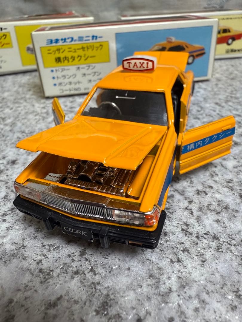 ダイヤペット　タクシー四種　日産セドリック　ニュークラウン