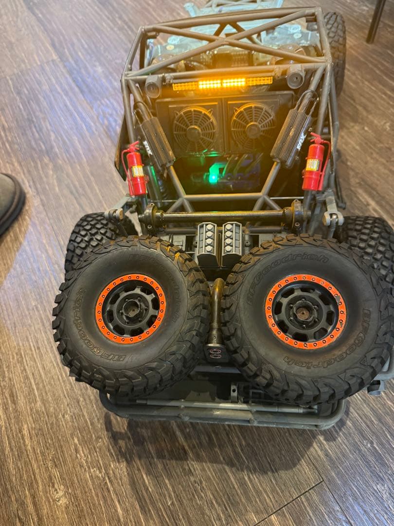 TRAXXAS UDR 左前破損 ジャンク