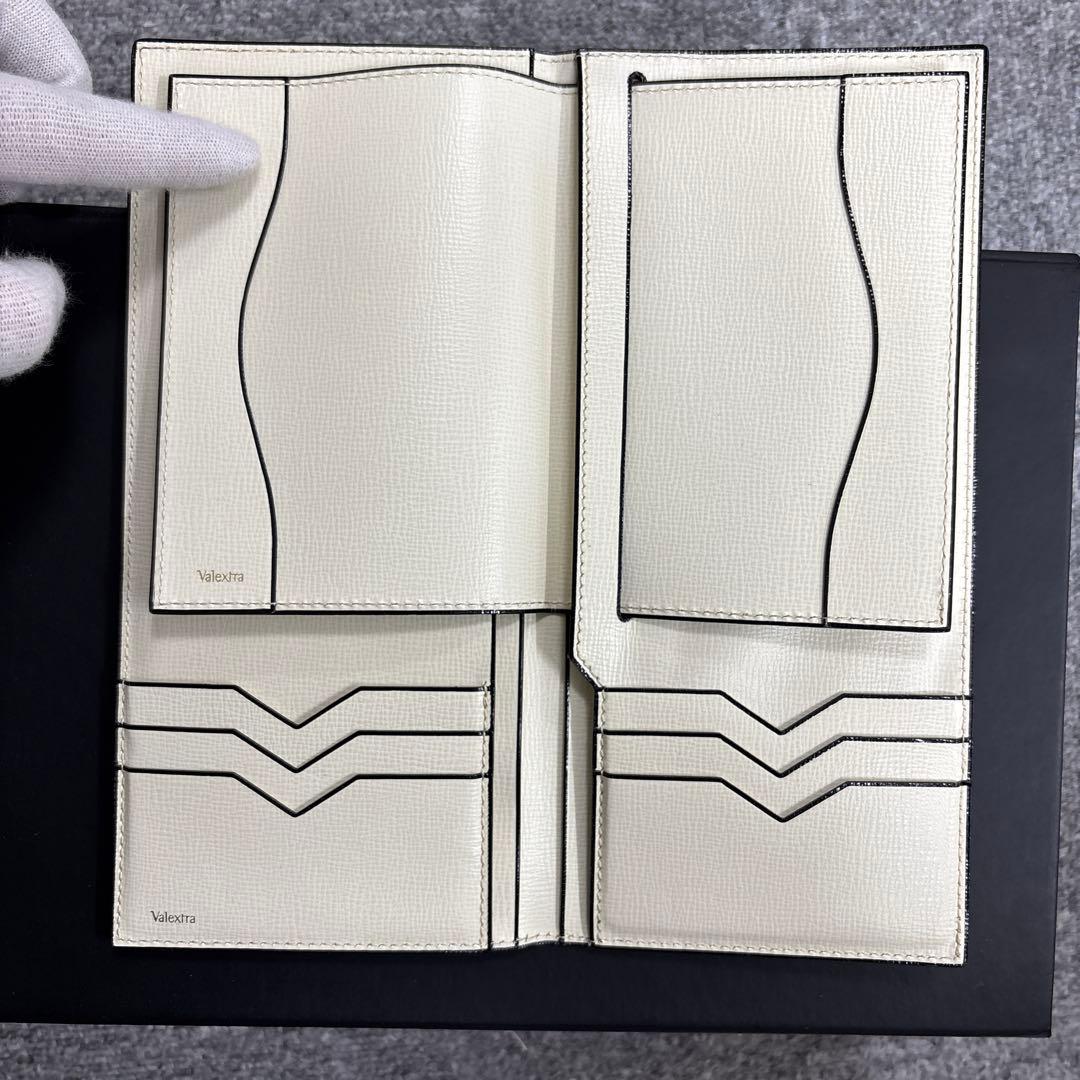 valextra パスポートケース