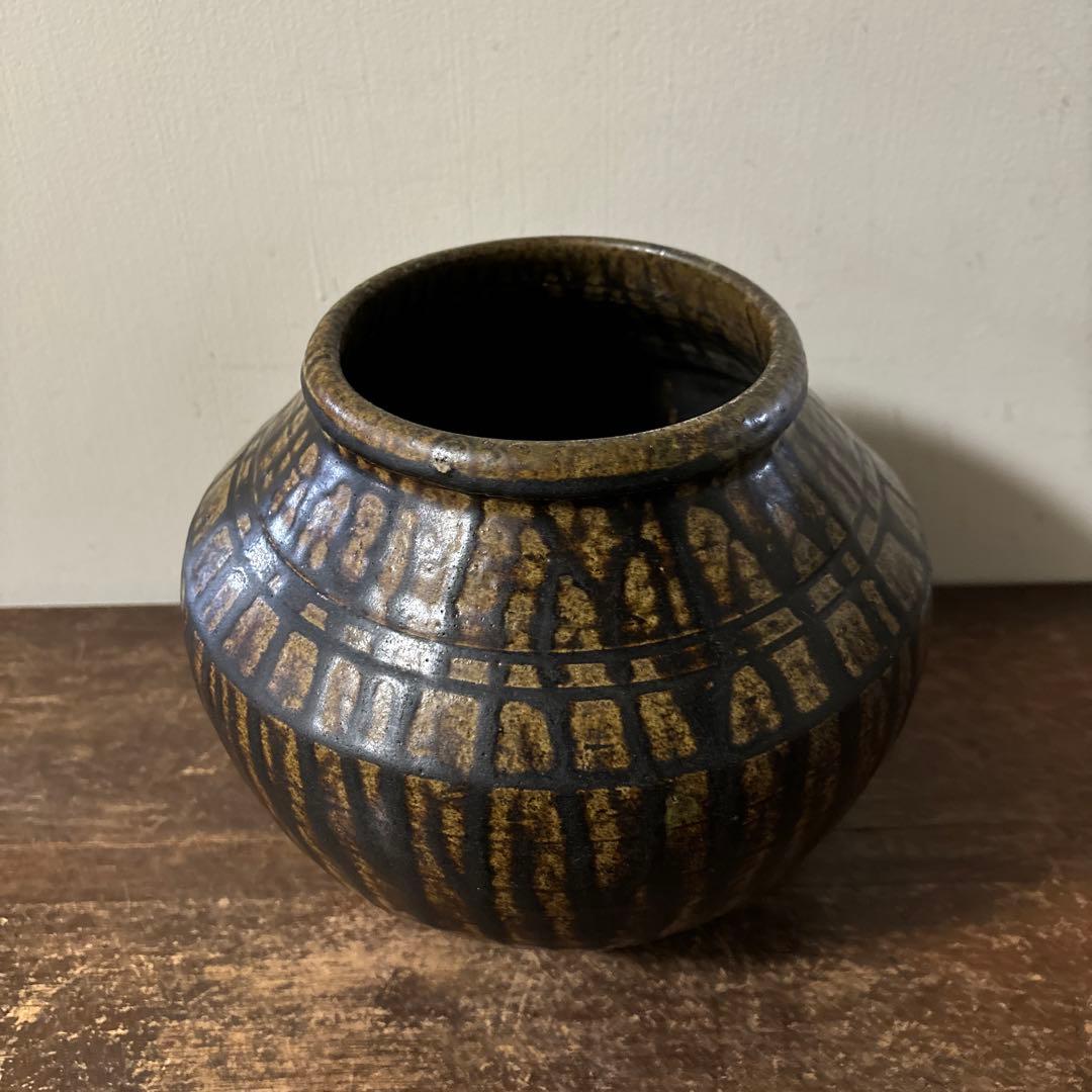 黒高麗壷　信楽　伊賀焼　古道具　古備前　李朝　骨董　花入　花器　古美術　古美術