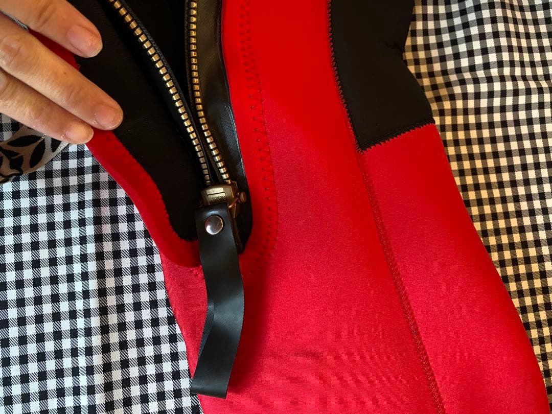 赤色　Lサイズ　ドライスーツ