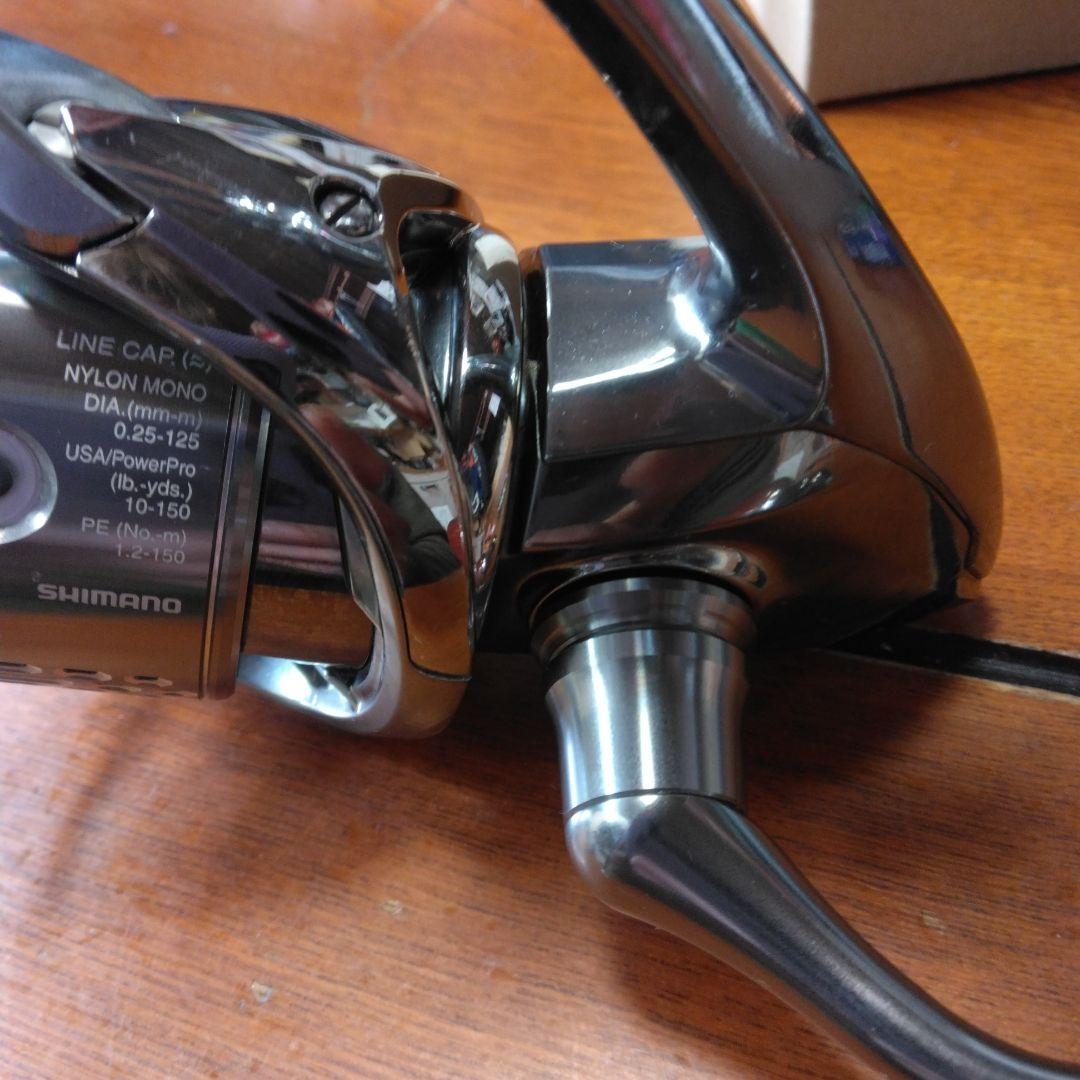 シマノ　18ステラ　美品　3000MHG バス　トラウト、シーバス　根魚