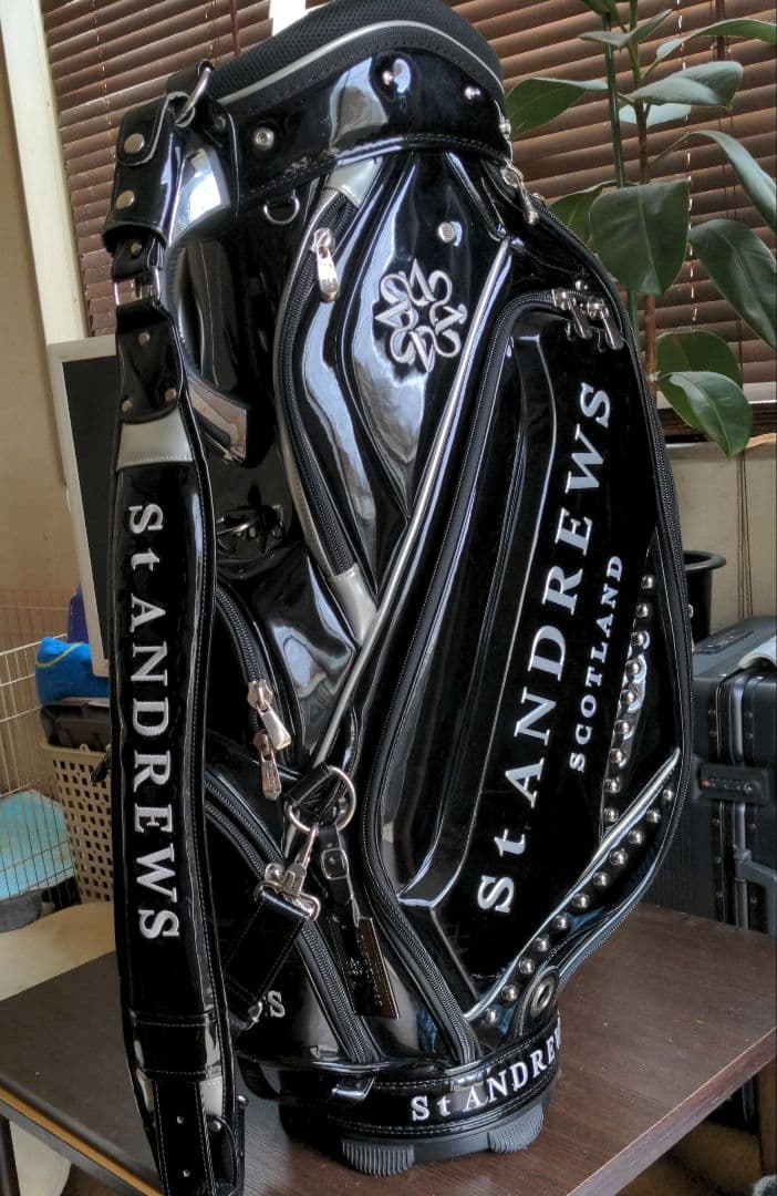 SANDREWS キャディバッグ 　ブラックエナメルと　　　 ヘッドカバーセット