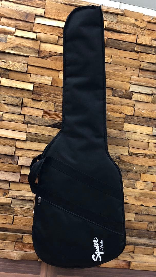 【美品】　エレキギター　 Squier（スクワイヤー）　ストラトタイプ　ホワイト