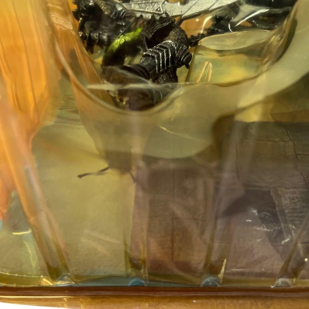 マクファーレントイズ　AVP ジオラマ　エイリアン　プレデター　フィギュア