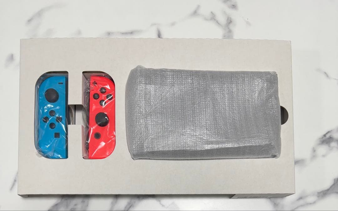 【美品】Nintendo Switch 赤/青 本体一式＋専用カバー