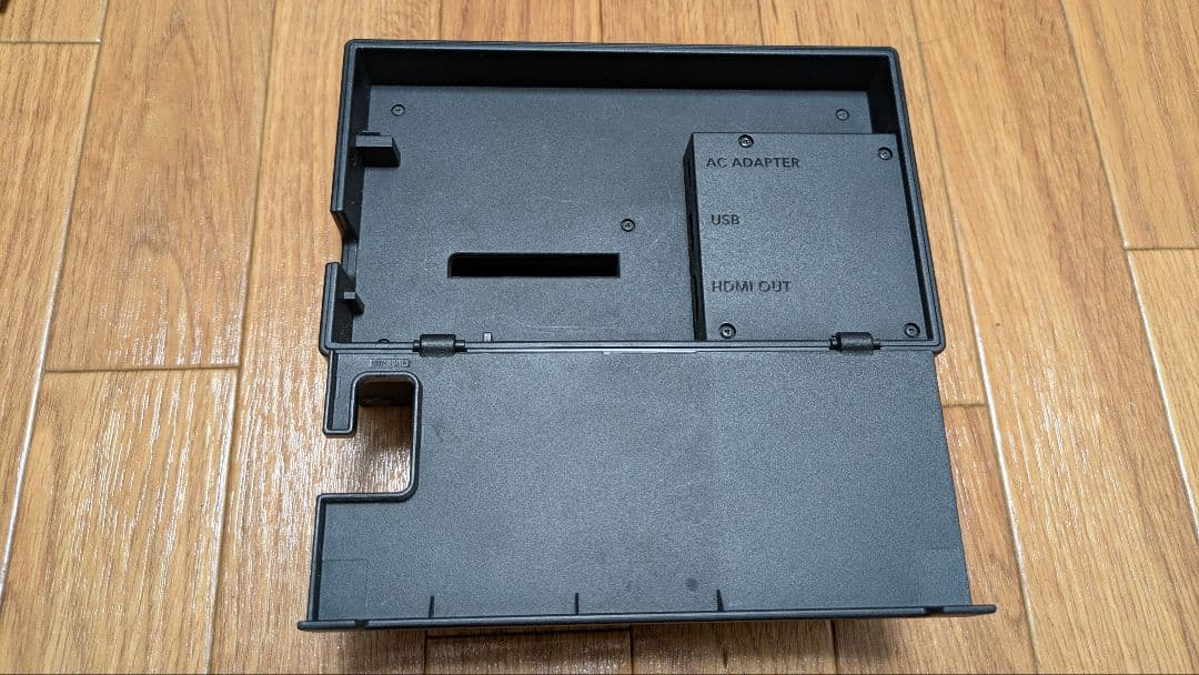 箱付き美品！ニンテンドースイッチ本体（おまけ：ハードケース、128GBのSD）