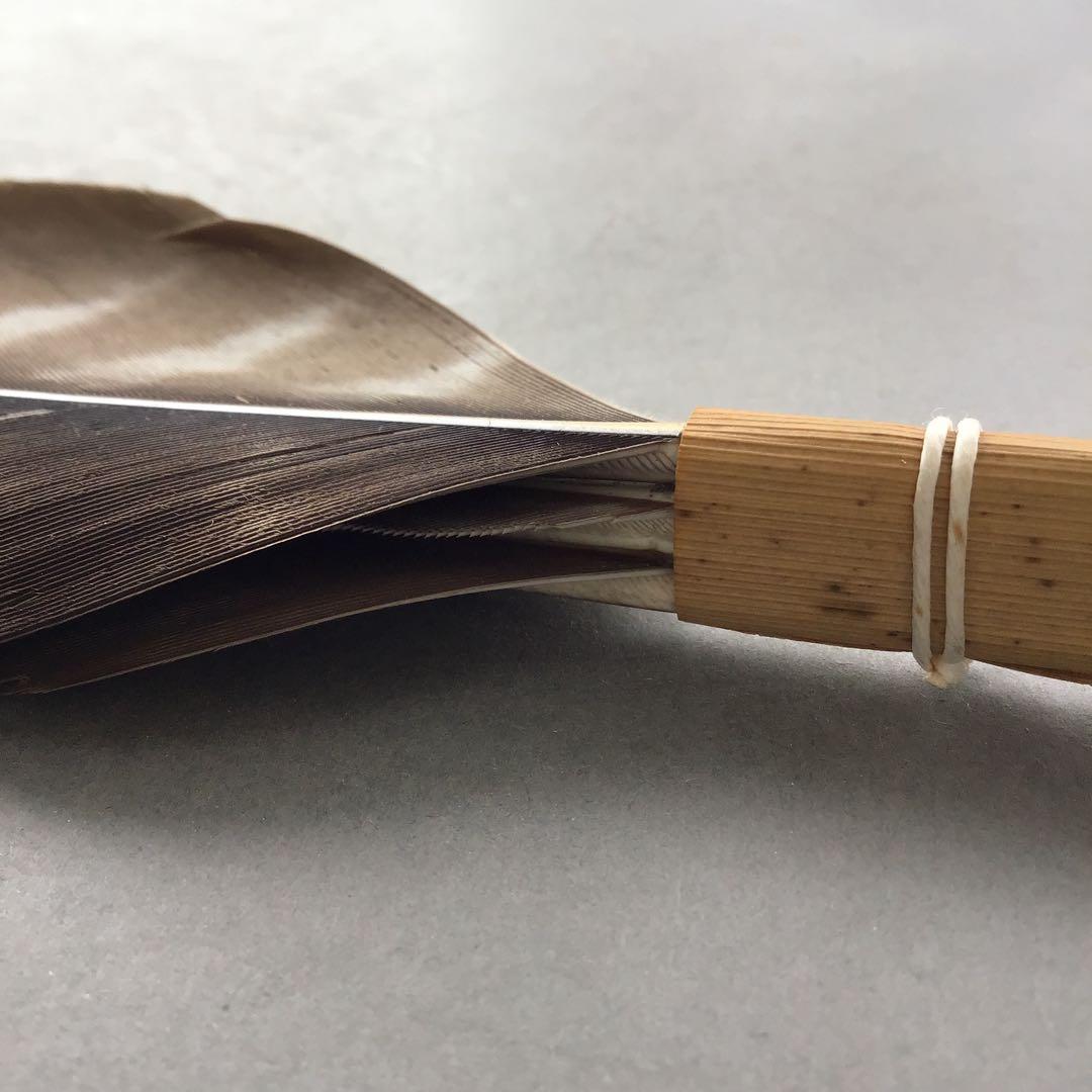 茶道具　羽箒　三ツ羽根(犬鷲一双)炉用•風炉用　紙箱　S28HB