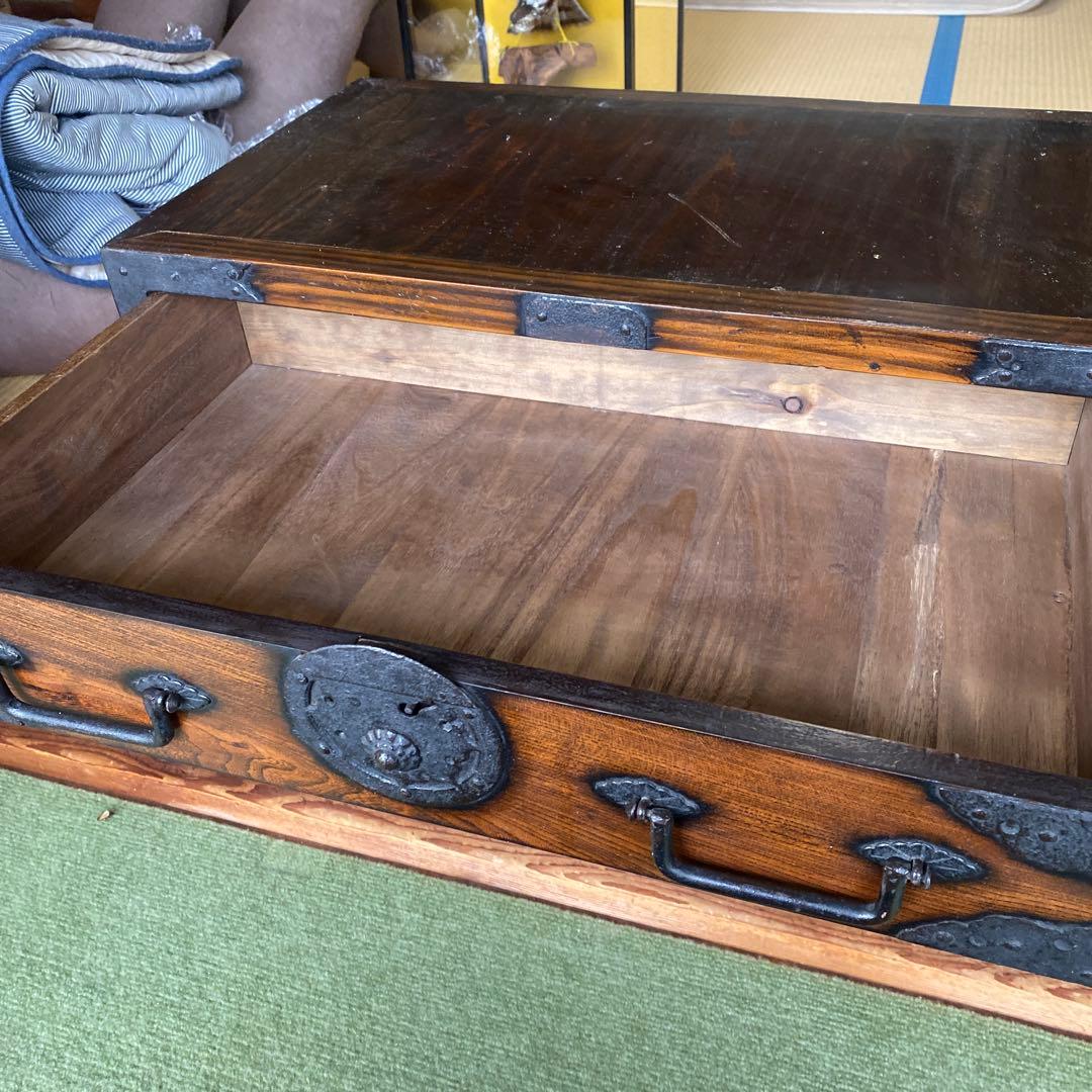 日本の伝統的な木製タンス　時代箪笥風　鍵付き　工芸品