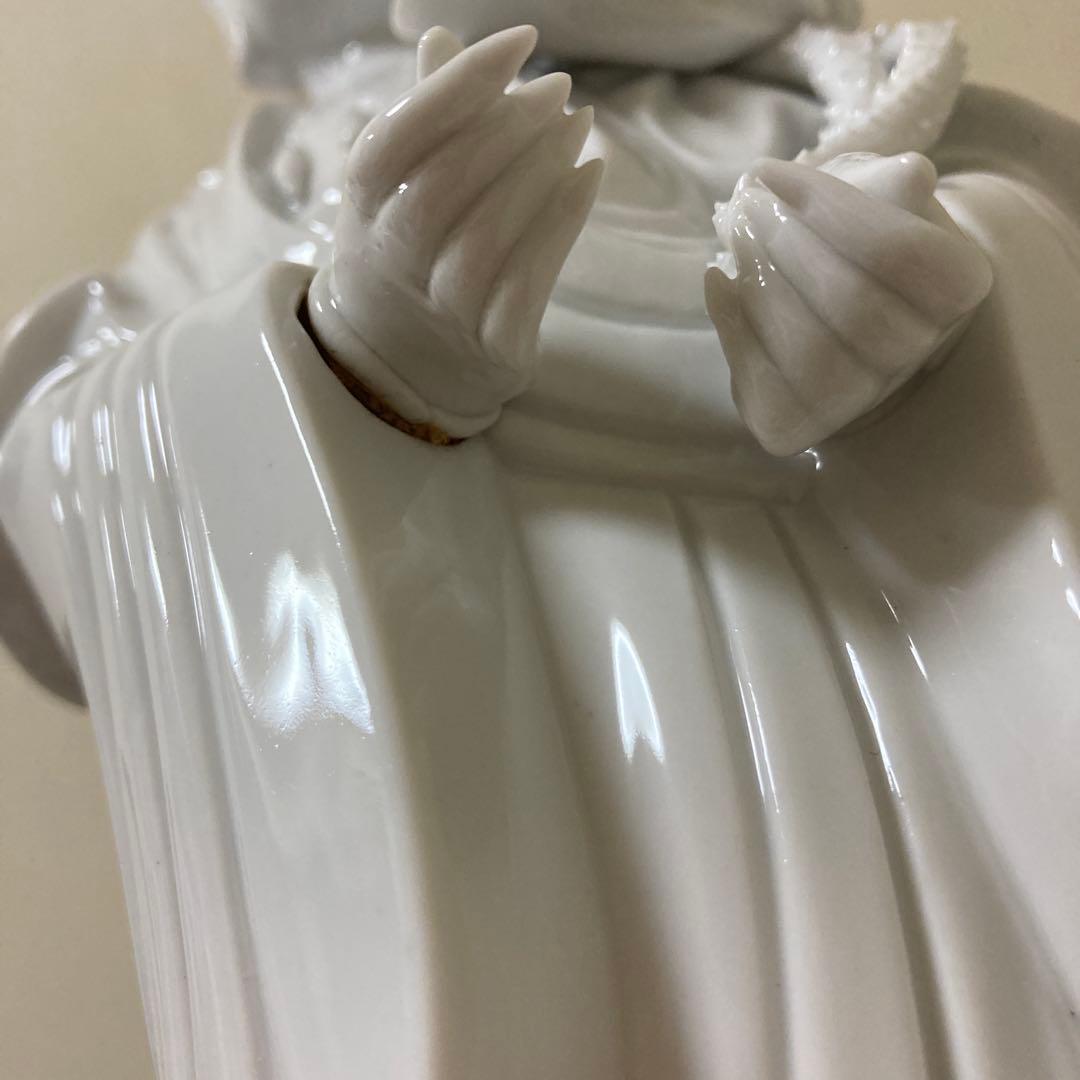 中国美術　白磁　蓮上観音立像　唐木台付　置物仏像〈検　徳化窯　観音菩薩　青磁