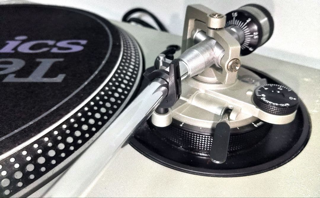 Technics SL-1200MK5　ターンテーブル 名機　DJ機材