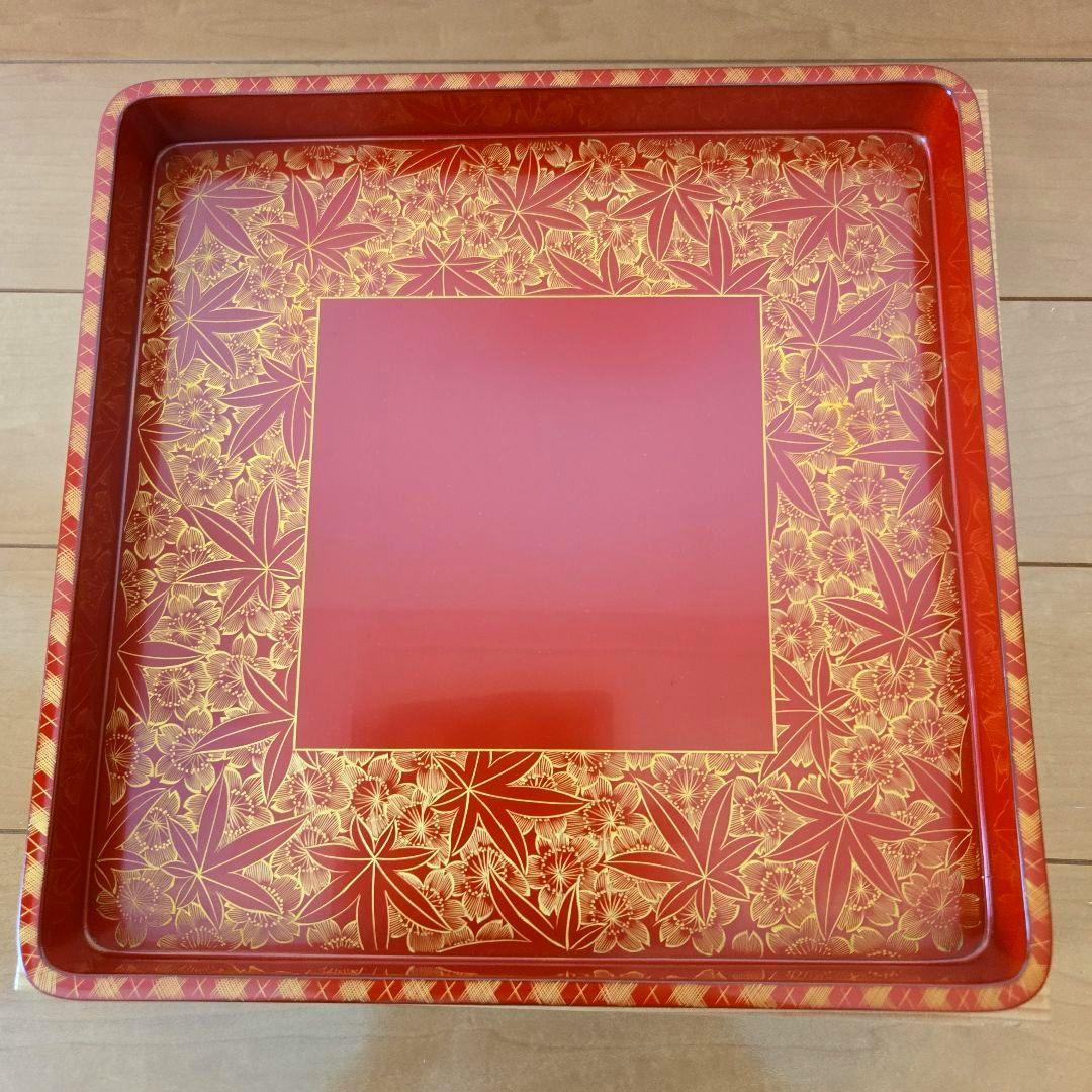 【未使用】輪島塗 四段重 雲錦彫り 詰め網代 沈金 台付き 二枚蓋