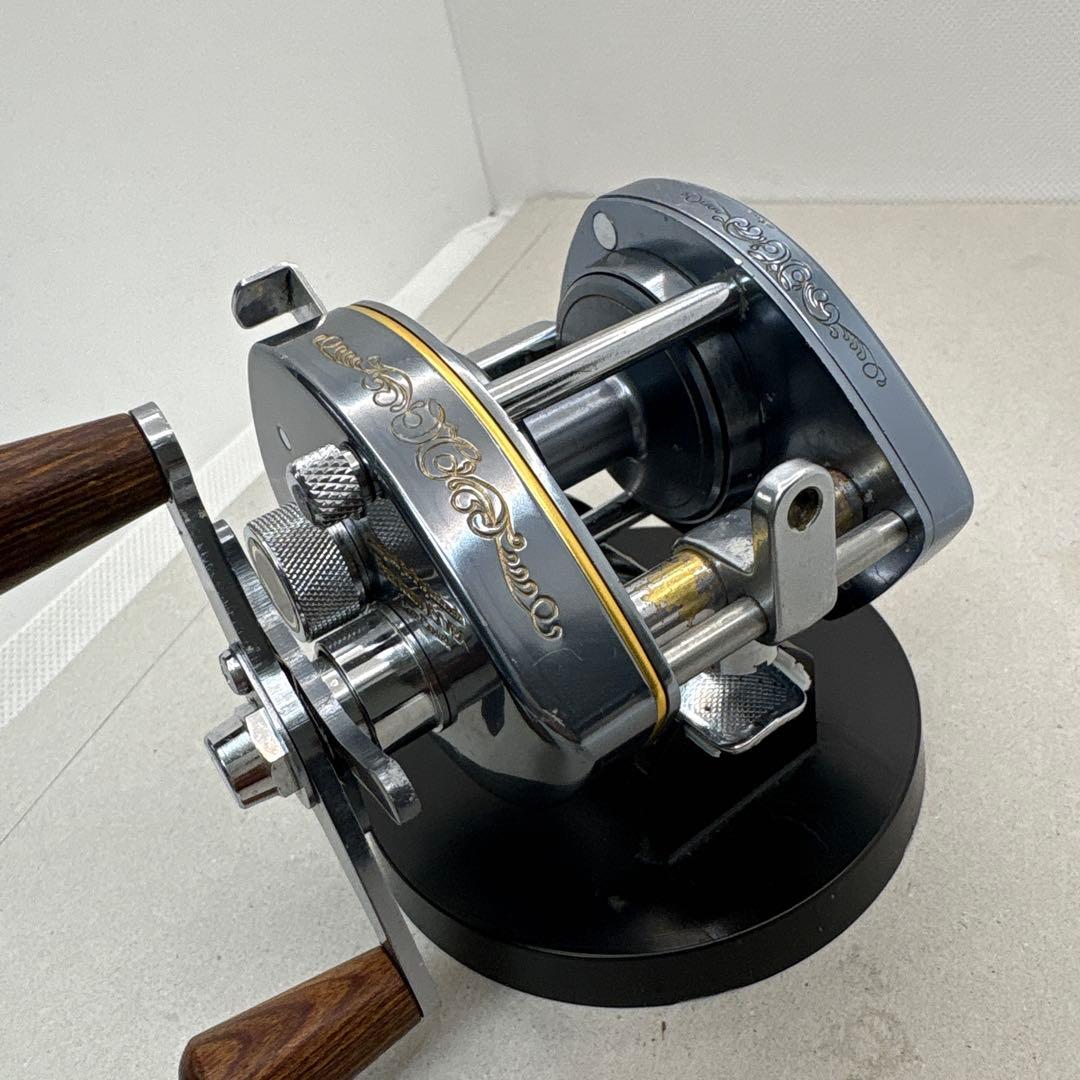 シマノバンタム100ＥＸベイトリール メタルボディ 木製ハンドル