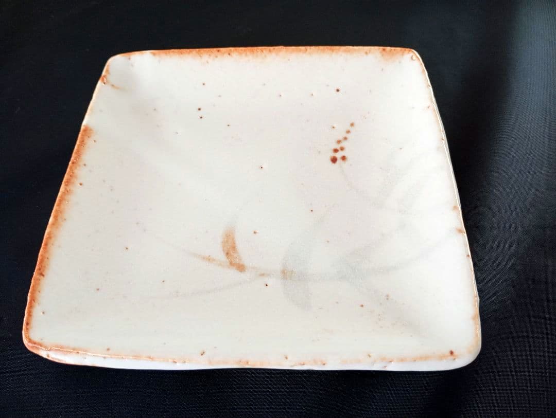 美濃焼　仙山窯　志野焼　志野銘々皿　安藤日出武　人間国宝　骨董　工芸品