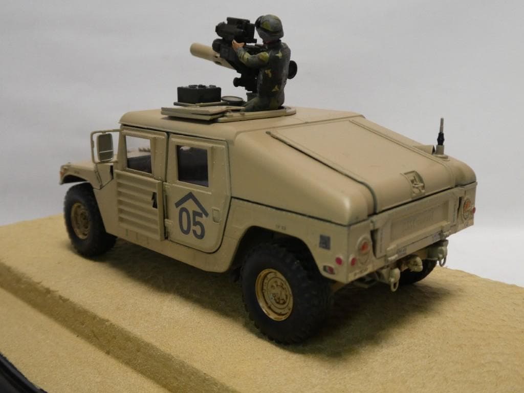タミヤ　1/35　アメリカ陸軍 ハンビー TOW ミサイルキャリヤー　完成品
