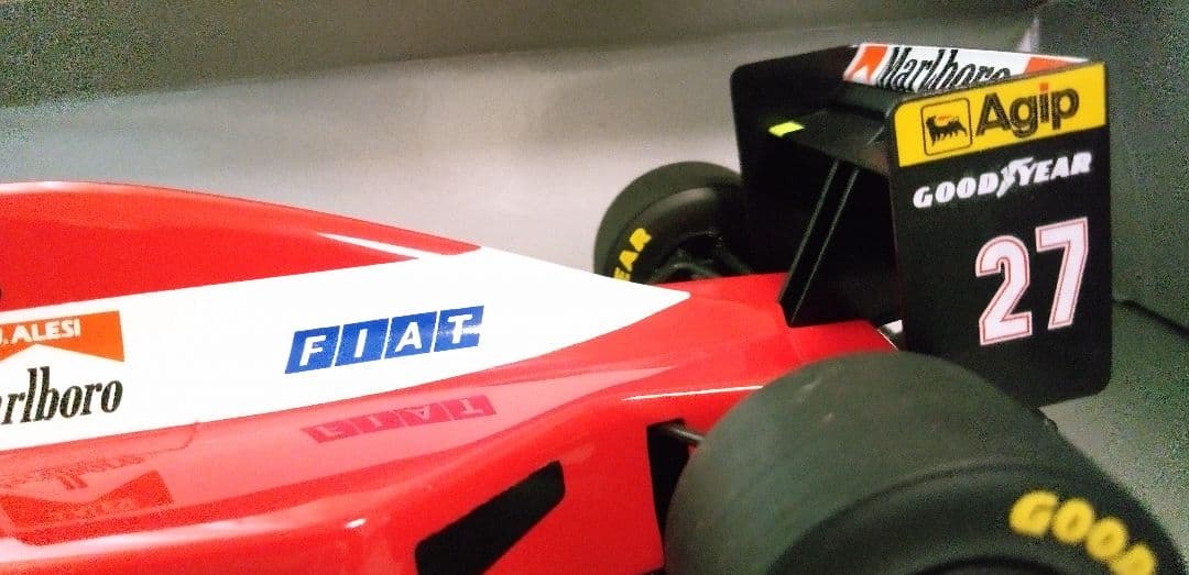 ミニチャンプス 1/18 F1 フェラーリ F93A J.アレジ