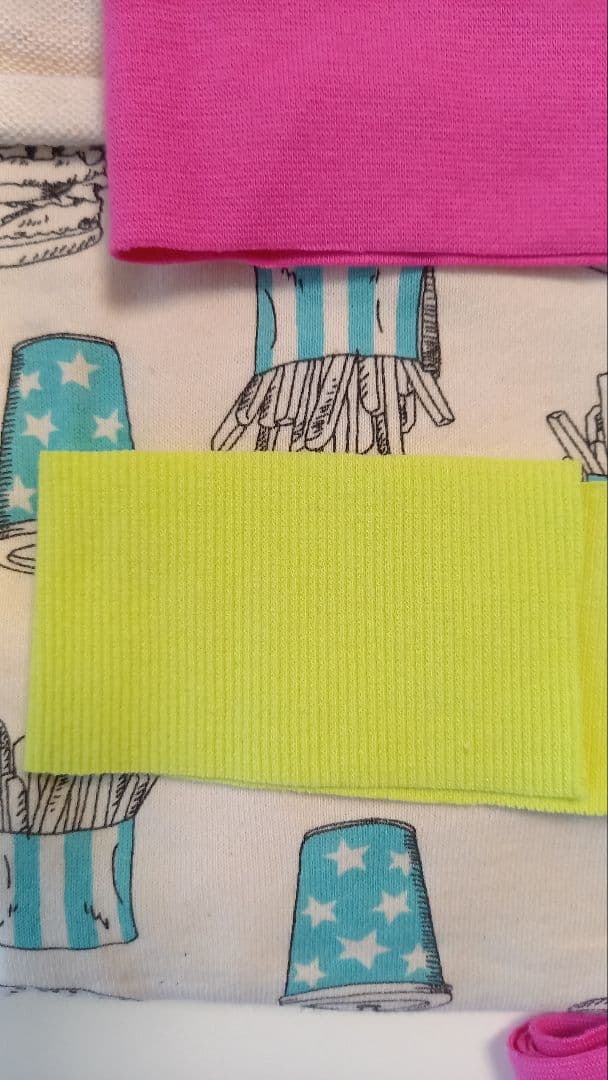 ハンバーガーとフライドポテト