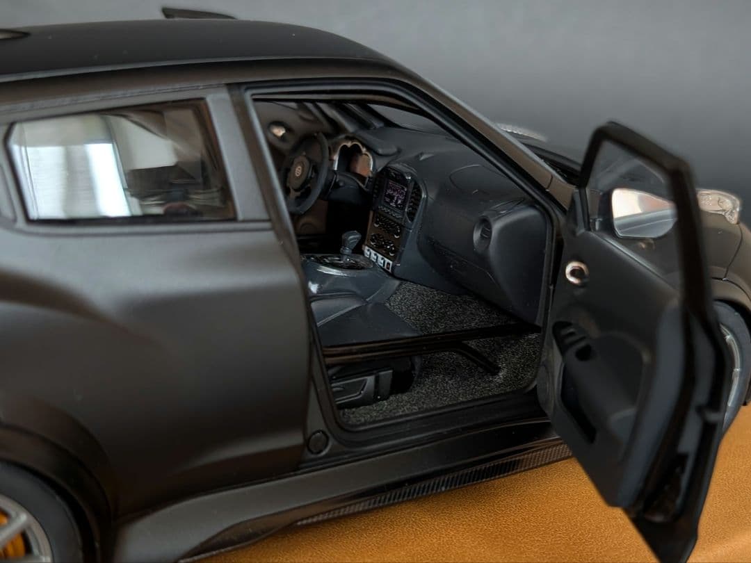 オートアート 1/18 NISSAN JUKE-R 2.0 マットブラック