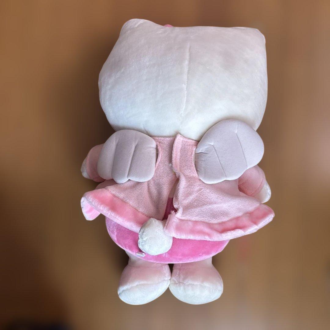 ハローキティ　エンジェル　特大ぬいぐるみ