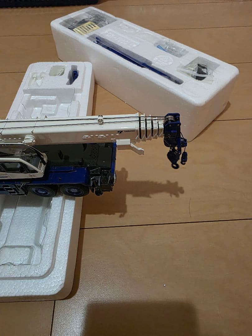 自動車 TADANO GR-1000N CREVO 1000G4