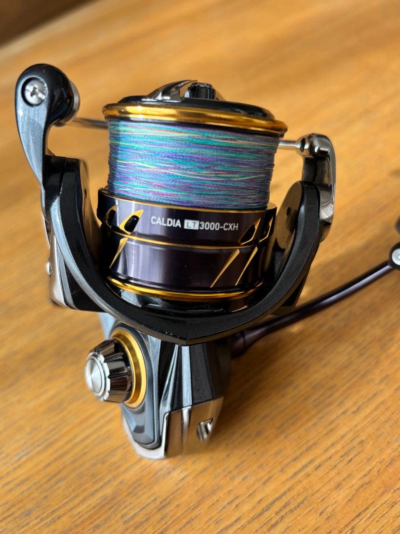 DAIWA CALDIA 3000-CXH スピニングリール　中古