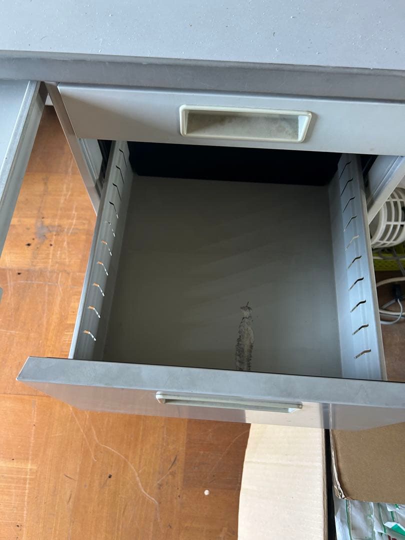 本日限定価格　KOKUYO 鉄製　机　オフィスデスク　送料込み