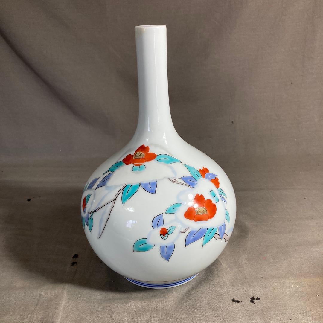 【舘林貞夫】赤絵の伝統　日本の名窯　有田古琳庵窯　舘林貞夫作　錦雪椿絵　花瓶