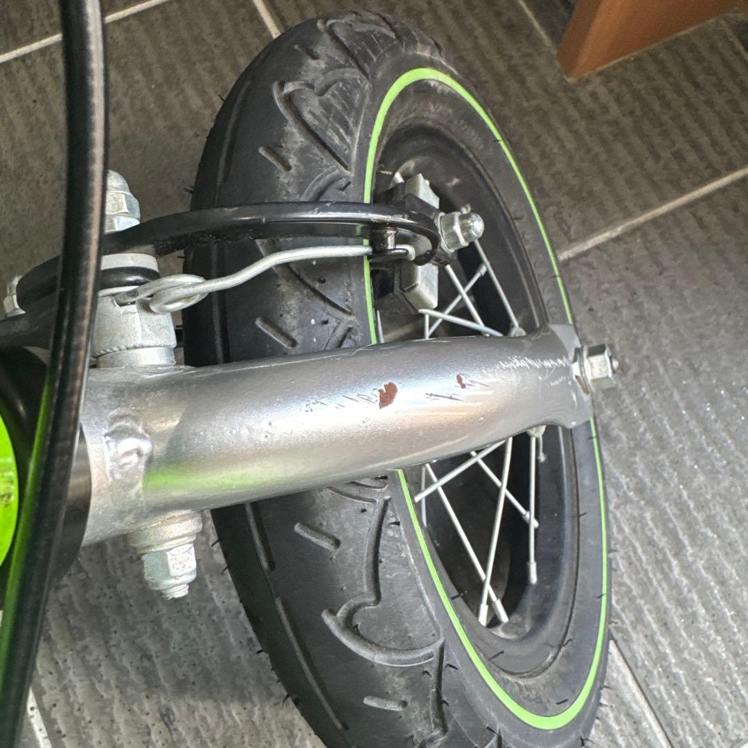 へんしんバイク　黄緑　３－６歳