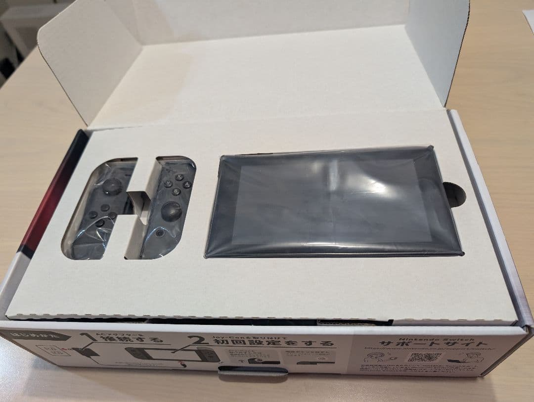 Nintendo Switch 本体 おまけ赤青Joy-Con付き