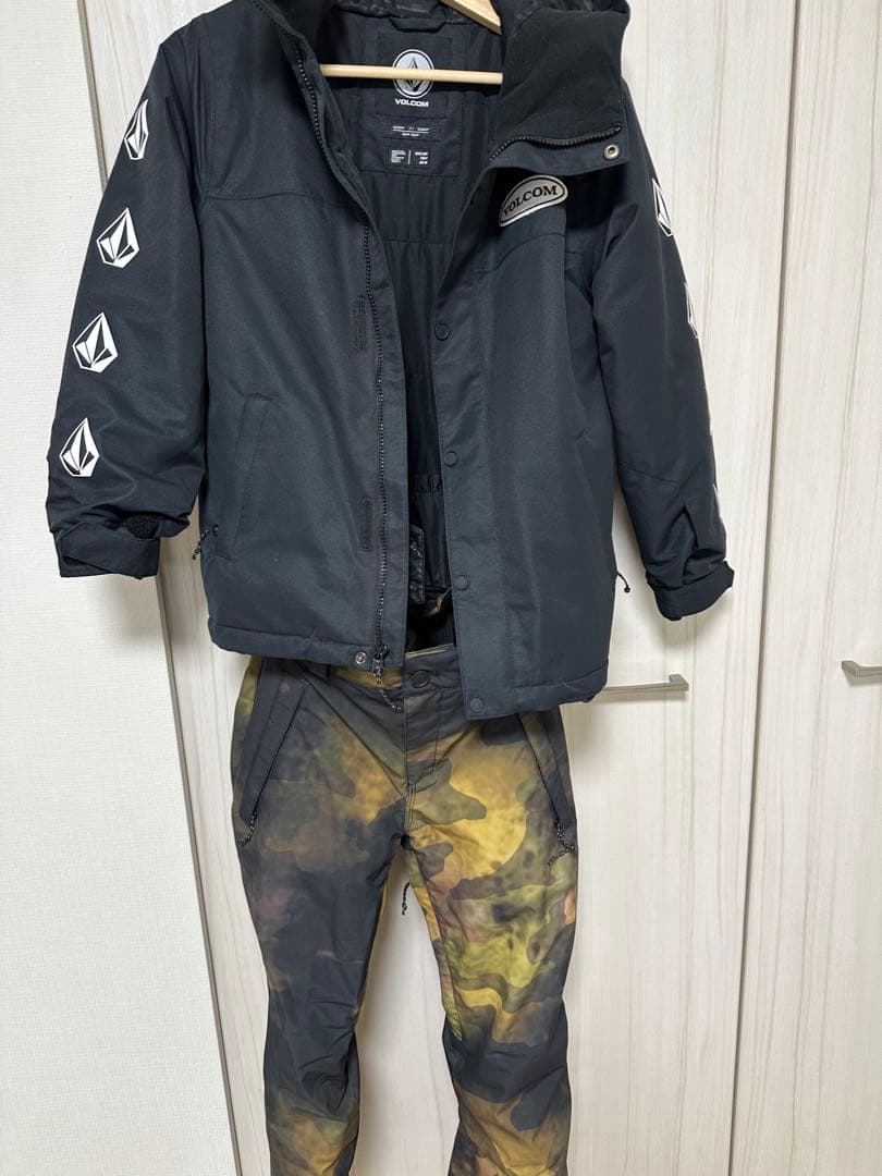 VOLCOM ボルコム スノーボード ウェア 上下セット 130 ジュニア⭐︎