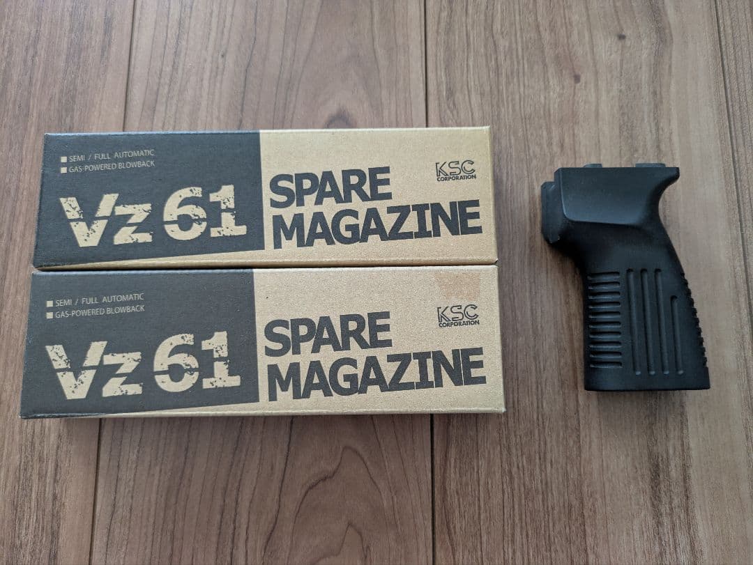 【最終価格!!】KSC Vz61 スコーピオン GBB ※予備マガジン２本付き
