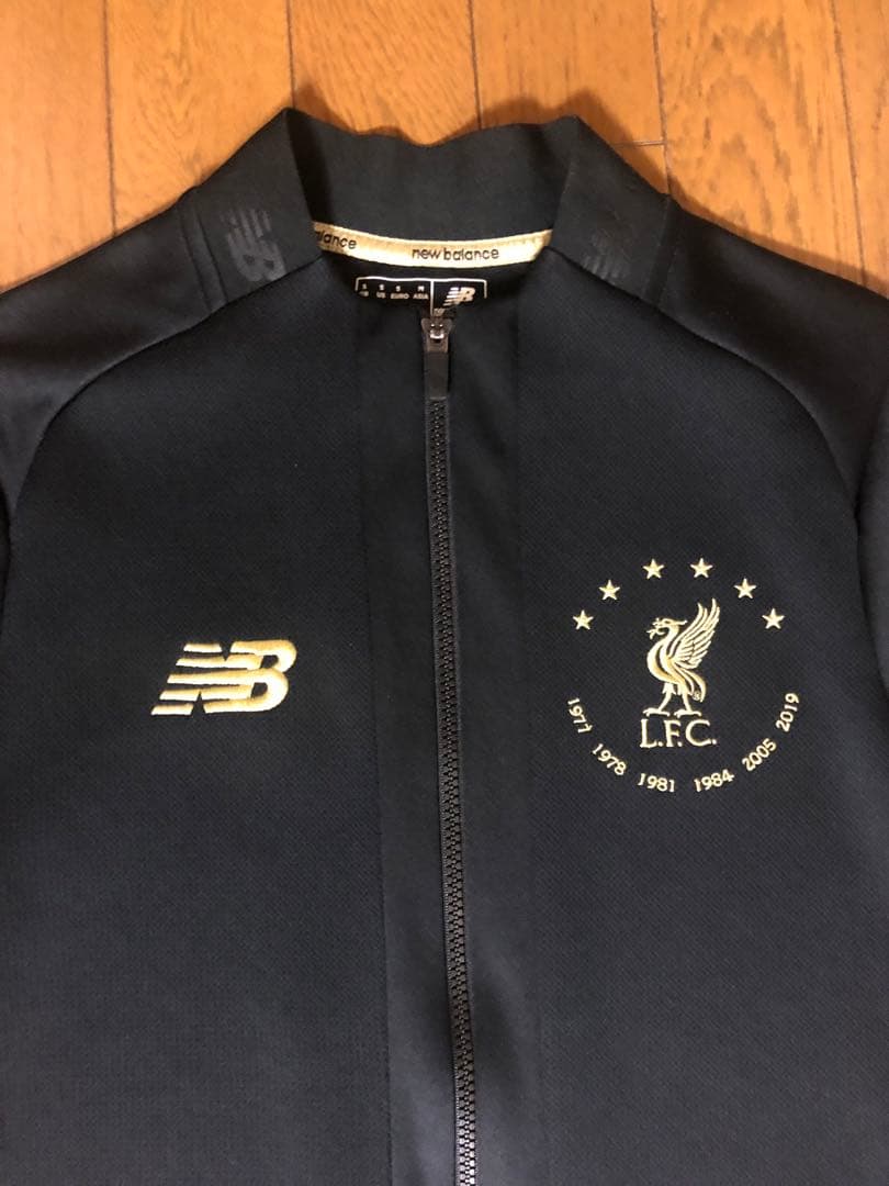 リバプール Liverpool FC ジャケット サイズM 【お値下げ中‼️】