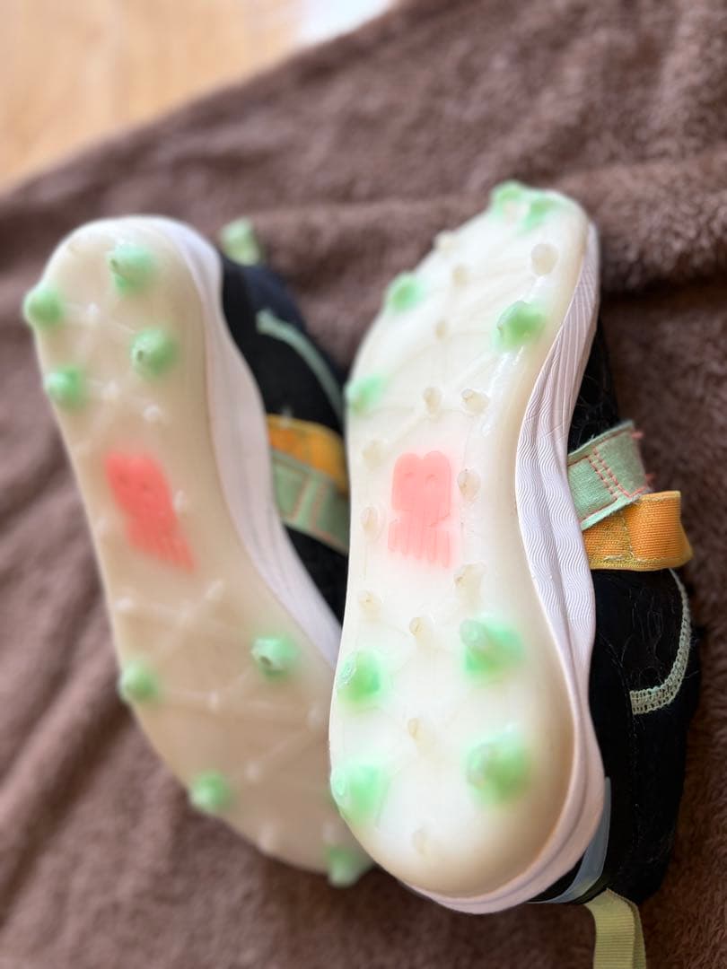 野球　スパイク25センチ