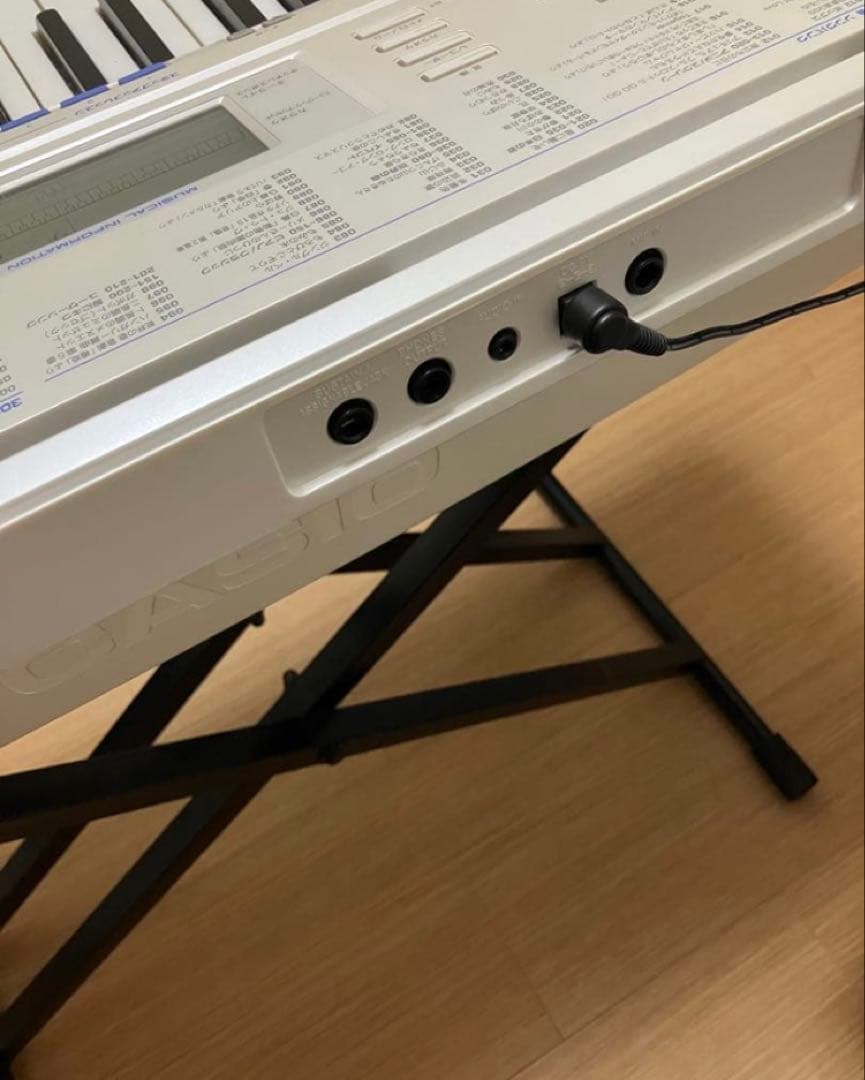 ホワイト電子キーボード スタンド付き