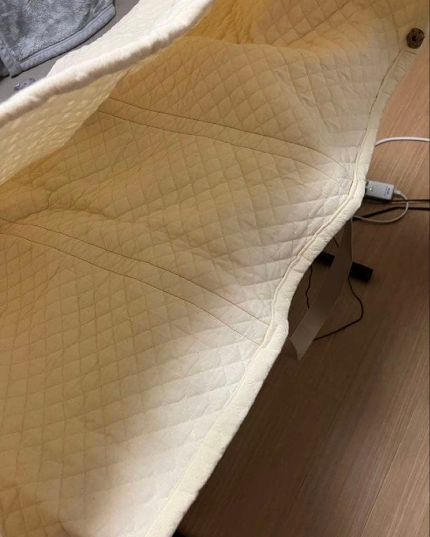 ホワイト電子キーボード スタンド付き