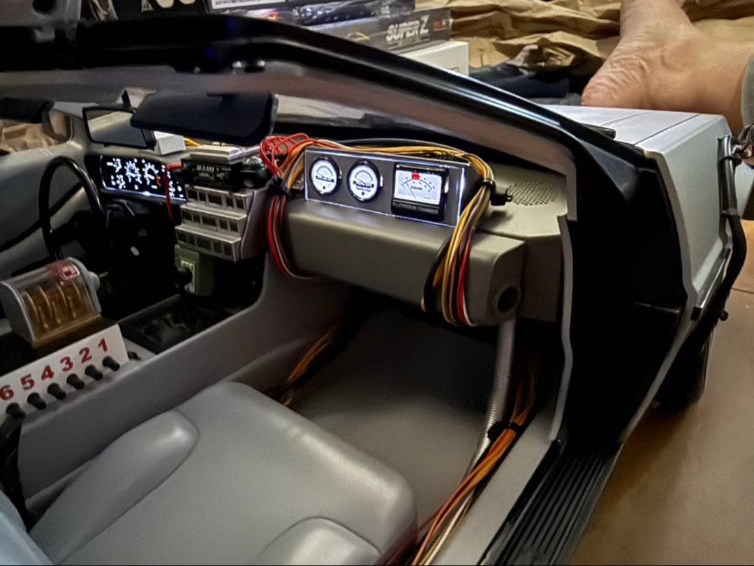 壱商　デアゴスティーニ　デロリアン