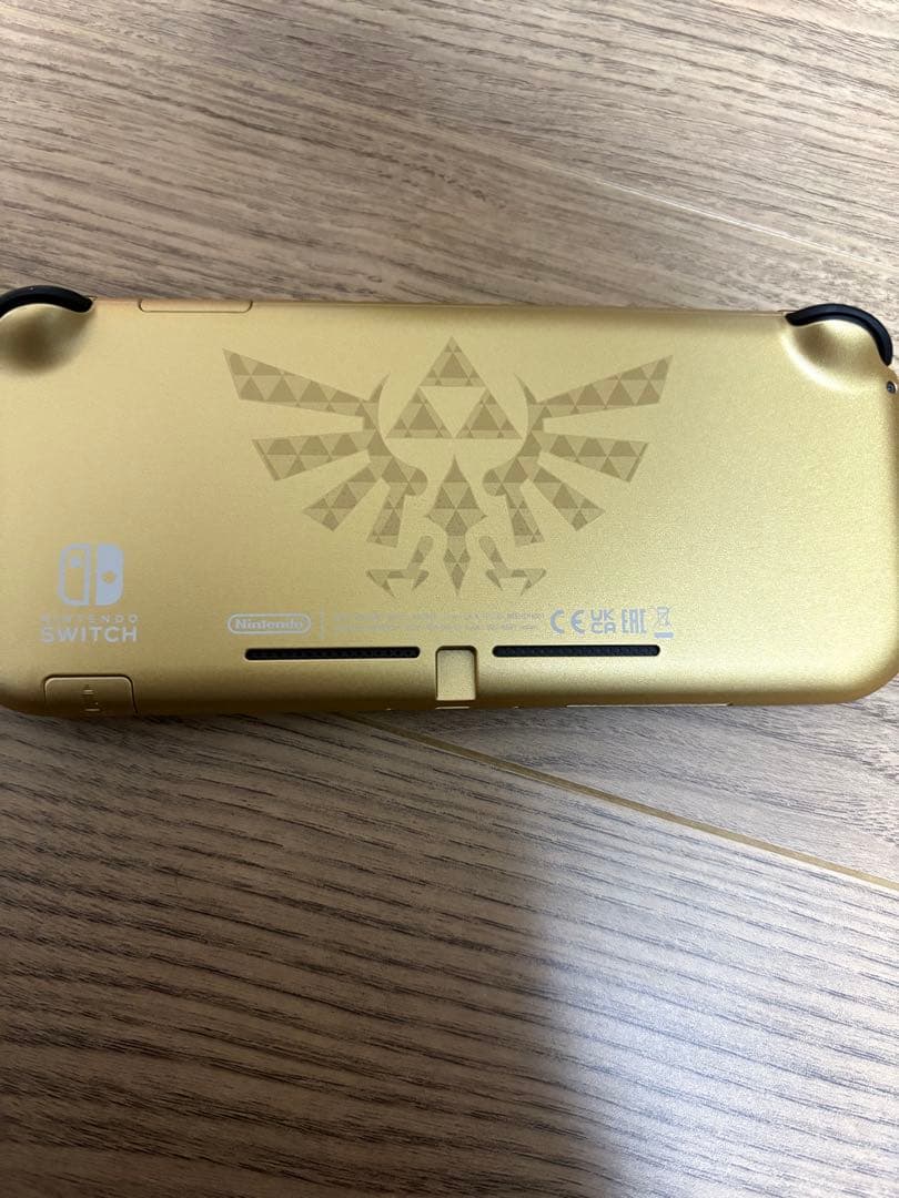 ニンテンドースイッチライトハイラルエディション極美品