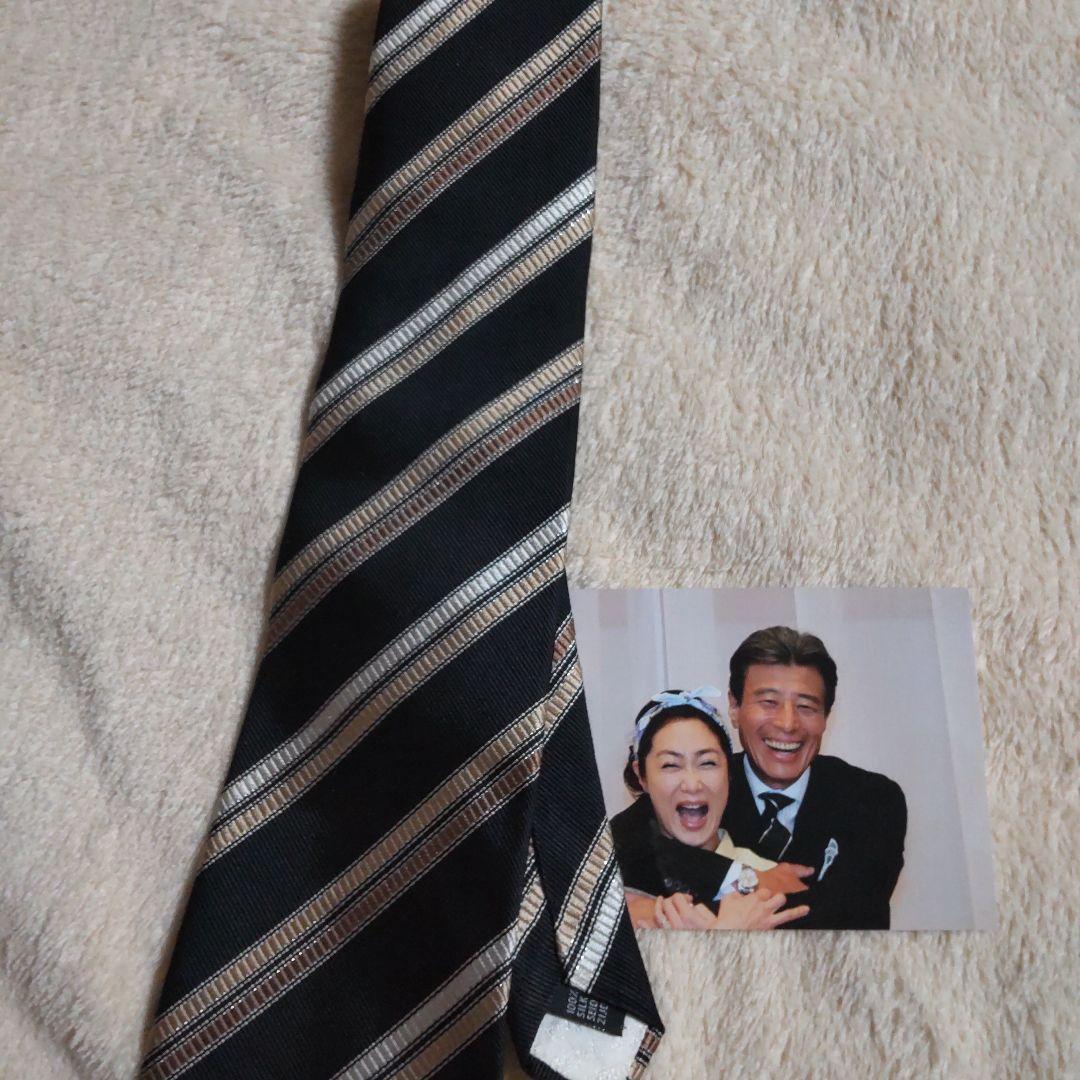 舘ひろし貴重なるようになるさネクタイ