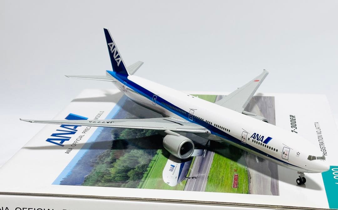 全日空商事 1/200 B777-300ER ANA NH20017