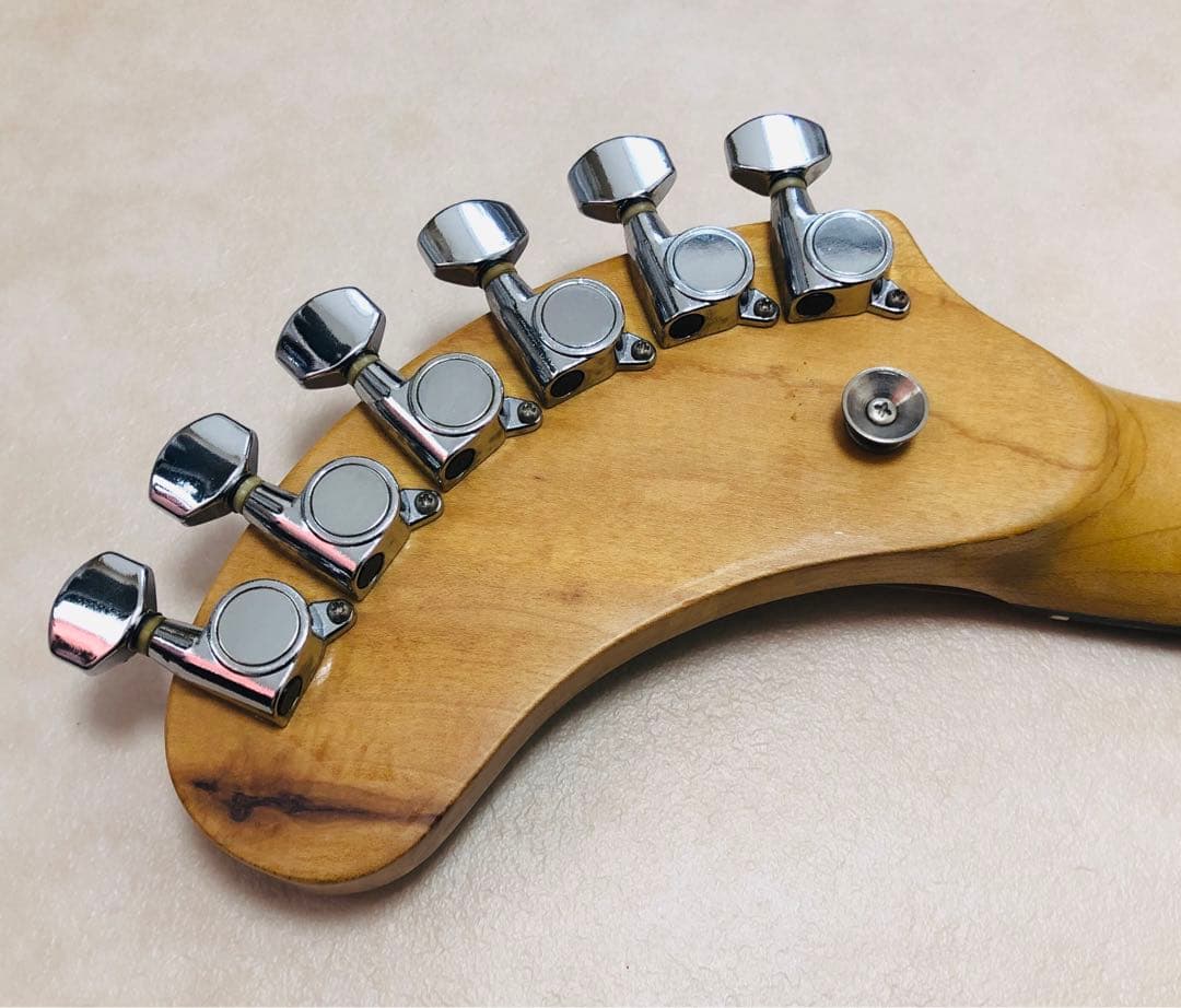 最終値下！！ZO-3 グレー アンプ内蔵ミニギター ヘッドフォン端子付き！！