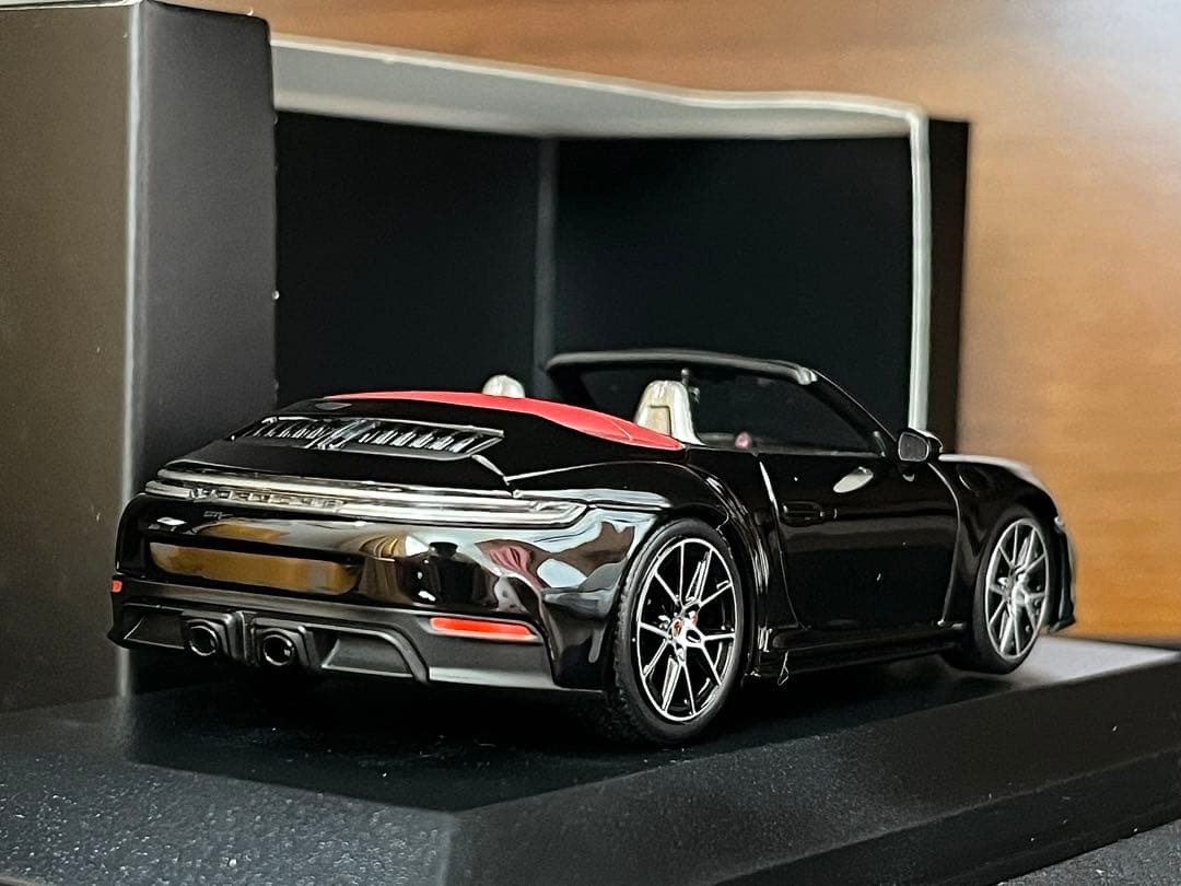 1/43 特注 ミニチャンプス ポルシェ 992.2 カレラ GTS ブラック