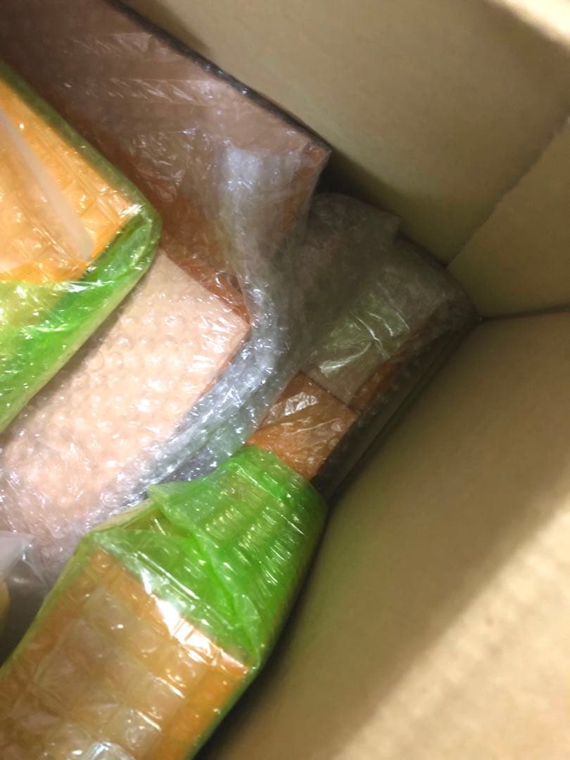 最終価格　ルイヴィトン　Tシャツ等衣類、マフラー等空箱　薄型タイプ16箱